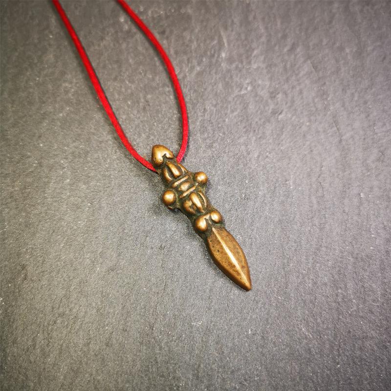 This type of old Dorje Phurba was collected in Labrang Monastery,blessed by lama, about 40 years old. The upper part is a vajra, and the lower part is a phurba,brown color,1.7 inches length