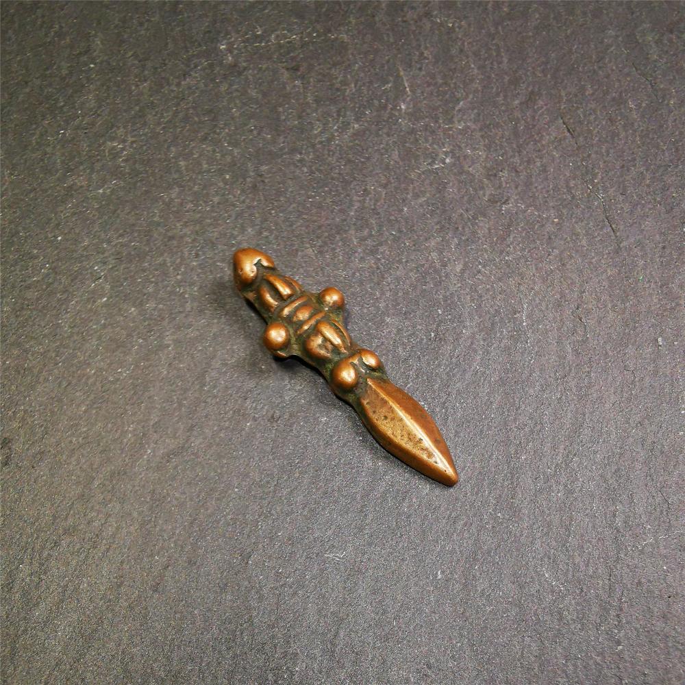 This type of old Dorje Phurba was collected in Labrang Monastery,blessed by lama, about 40 years old. The upper part is a vajra, and the lower part is a phurba,brown color,1.7 inches length