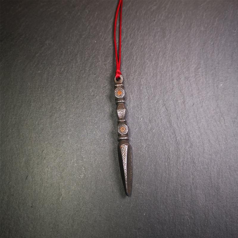 This handmade Dorje Phurba was crafted by Tibetan craftsmen from Hepo Town, Baiyu County, Tibet,known for its renowned Tibetan handicrafts. The upper part is a vajra, and the lower part is a phurba. Copper dots is inlaid on the waist of the phurba