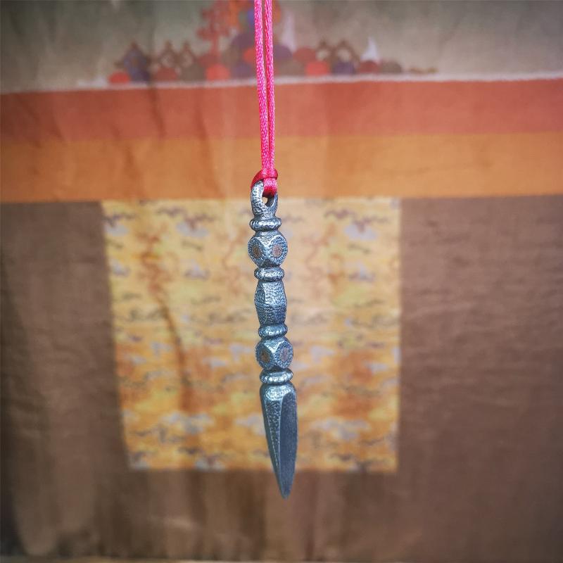 This handmade Dorje Phurba was crafted by Tibetan craftsmen from Hepo Town, Baiyu County, Tibet,known for its renowned Tibetan handicrafts. The upper part is a vajra, and the lower part is a phurba. Copper dots is inlaid on the waist of the phurba