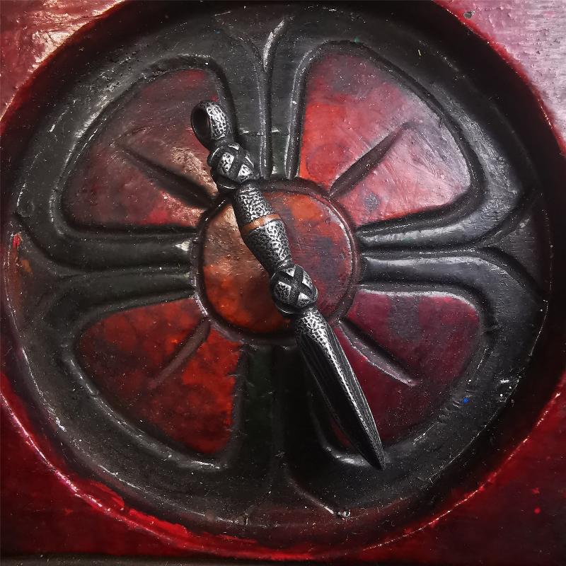 This handmade Dorje Phurba was crafted by Tibetan craftsmen from Hepo Town, Baiyu County, Tibet,known for its renowned Tibetan handicrafts. The upper part is a vajra, and the lower part is a phurba. A copper wire is inlaid on the waist of the phurba