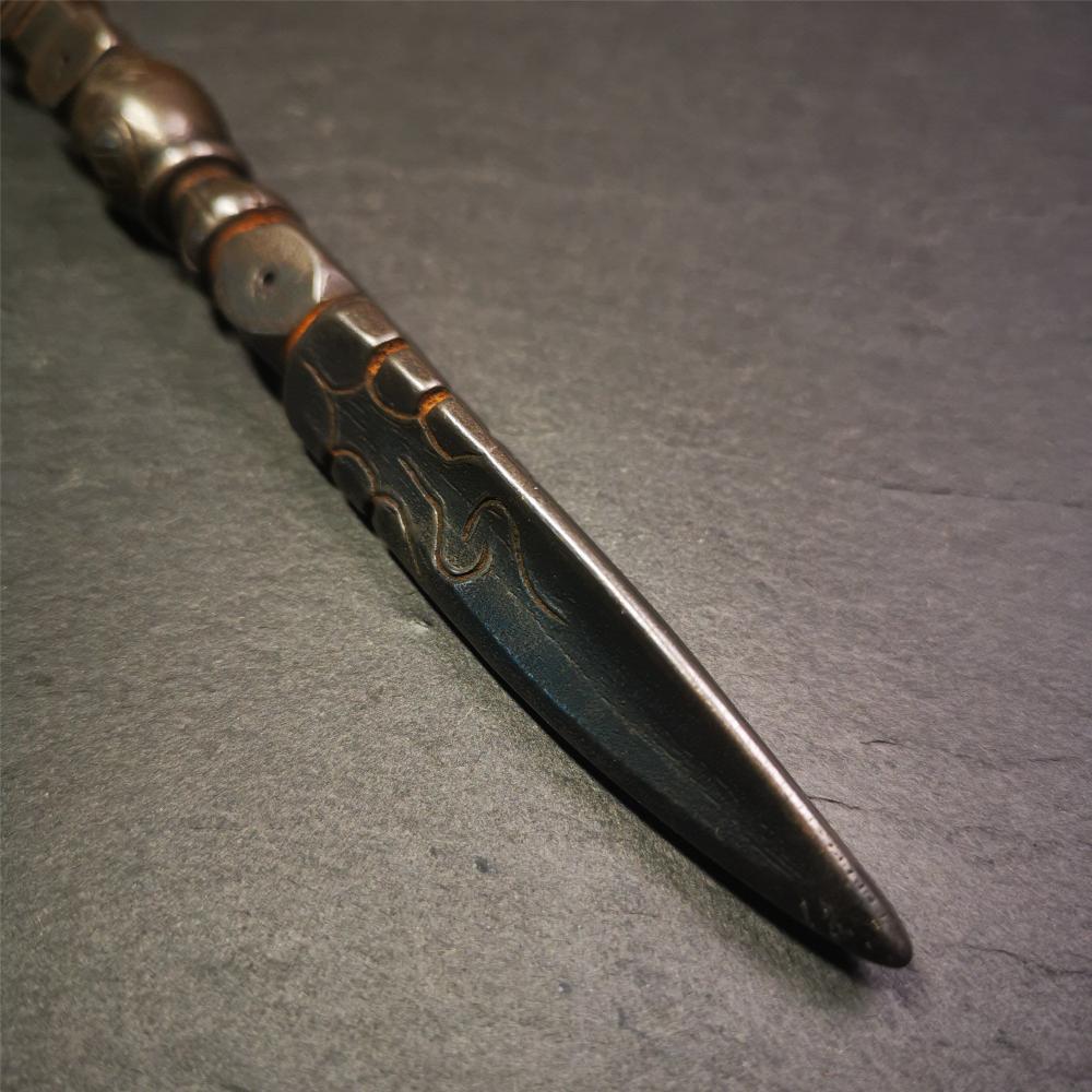 Gandhanra Tibetan Buddhist Ritual Implement - Kila -Dorje Phurba,Made of Cold Iron inlaid Copper,7.5".Its top is a stupa, in the middle is the skull Shmashana Adhipati, and at the bottom is a phurba,handmade by Tibetan craftsmen in 1990's.