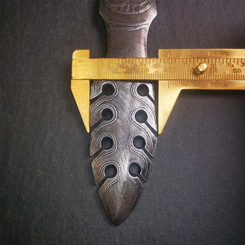 This vajra sword was handmade by Tibetan craftsmen from Tibet in 1990s,from Hepo Town, Baiyu County.  It's a manjusri sword shape,flame shape blade,made of cold iron, carved conch pattern,and the vajra of the tail hanging ring