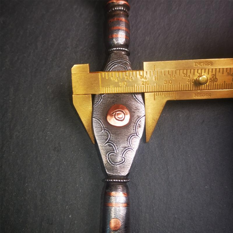 This vajra sword was handmade by Tibetan craftsmen from Tibet in 1990s,from Hepo Town, Baiyu County. It's a manjusri sword shape,flame shape blade,made of cold iron, carved conch pattern,and the vajra of the tail hanging ring
