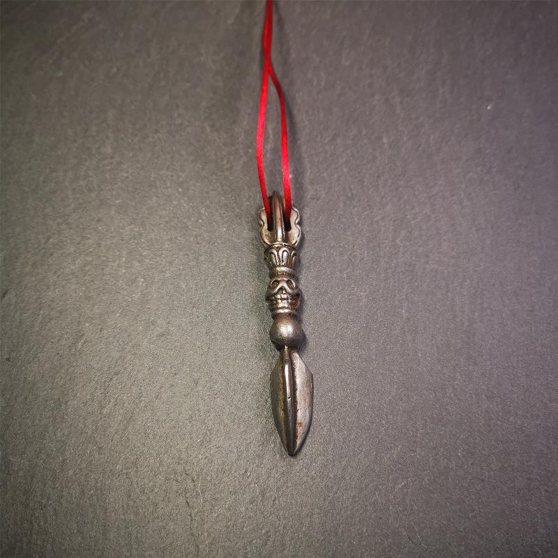 This phurba amulet was made of cold iron by Tibetan craftsmen in 1990's,its upper part is a vajra,and carved Shmashana Adhipati skull in the middle, the lower part is a Dorje Phurba,length is 3.0inches