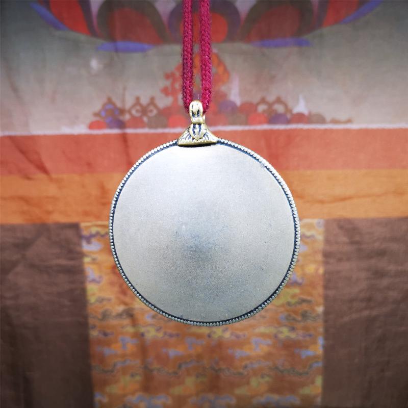 This type of unique sipaho badge was collected from Jiegu Monastery, made for devotees at an important puja,about 50 years old. It is round shape,made of lima brass,diameter is 2.6 inches. The pattern is SIPAHO,a vajra hanging ring inlaid on the top.