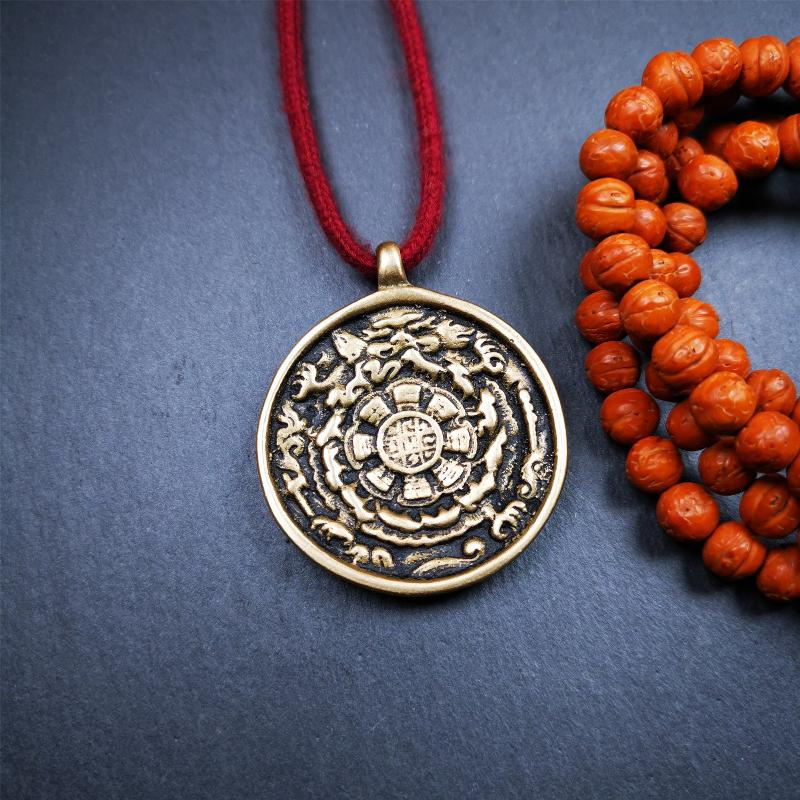 This unique Sipaho amulet was collected from Kathok Monastery,about 40 years old,bless by lama. It is round shape,made of copper,1.77 inch diameter.The front pattern is Tibetan Budhist calendar symbol - SIPAHO(srid pa ho),the back is a treasure vase.
