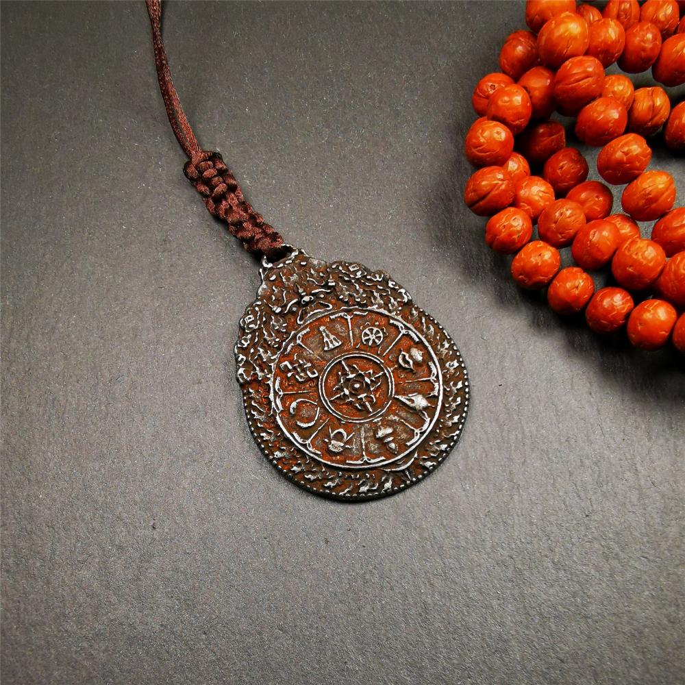 This unique melong badge was collected from Rejia Monastery,it was sacred amulets used present to believers,during a grand Dharma gathering,consecrated and blessed by lama. It is made of cold iron and 2 sided patterns.The front is Tibetan Budhist amulet symbol - SIPAHO,the back is cross vajra pattern and Ashtamangala