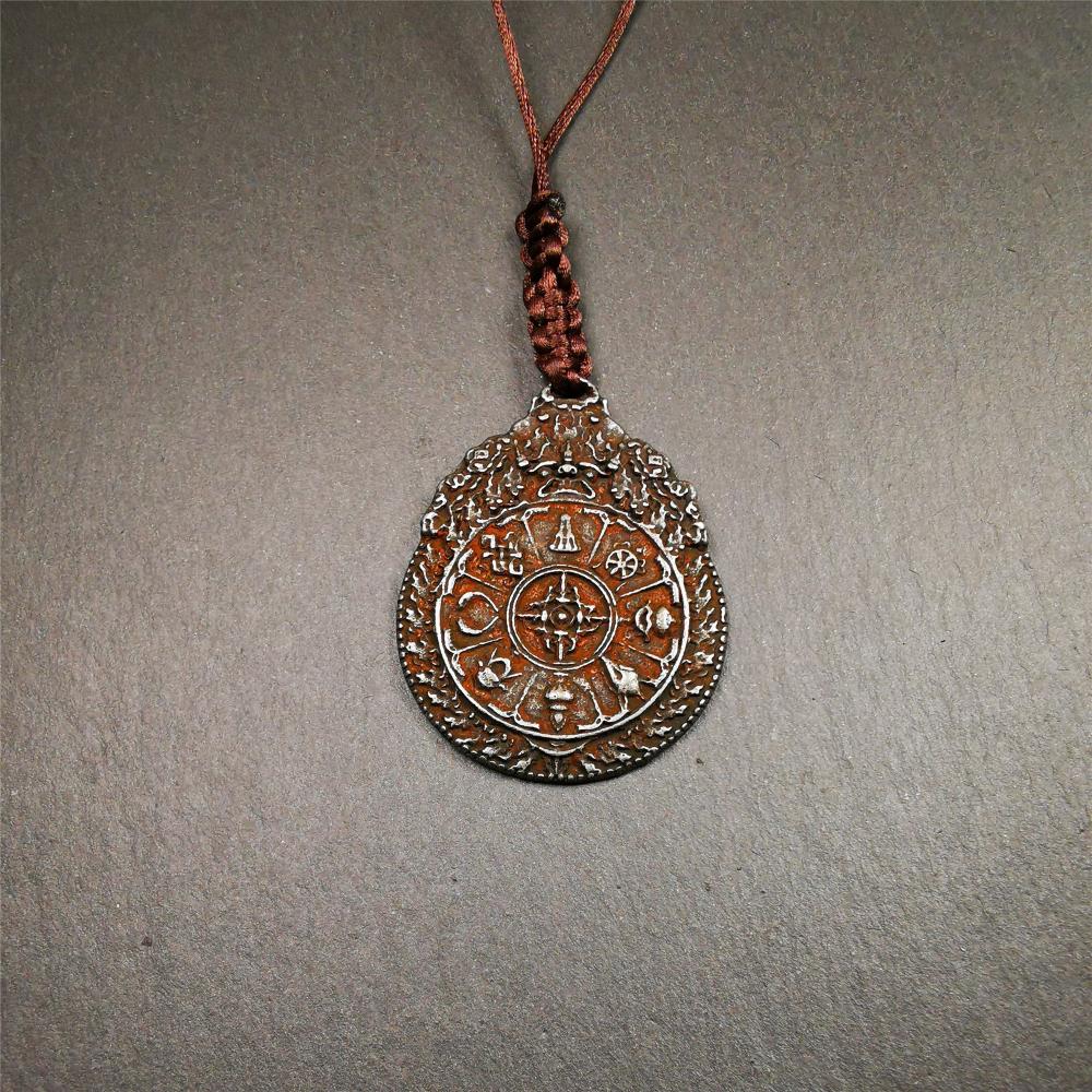 This unique melong badge was collected from Rejia Monastery,it was sacred amulets used present to believers,during a grand Dharma gathering,consecrated and blessed by lama. It is made of cold iron and 2 sided patterns.The front is Tibetan Budhist amulet symbol - SIPAHO,the back is cross vajra pattern and Ashtamangala