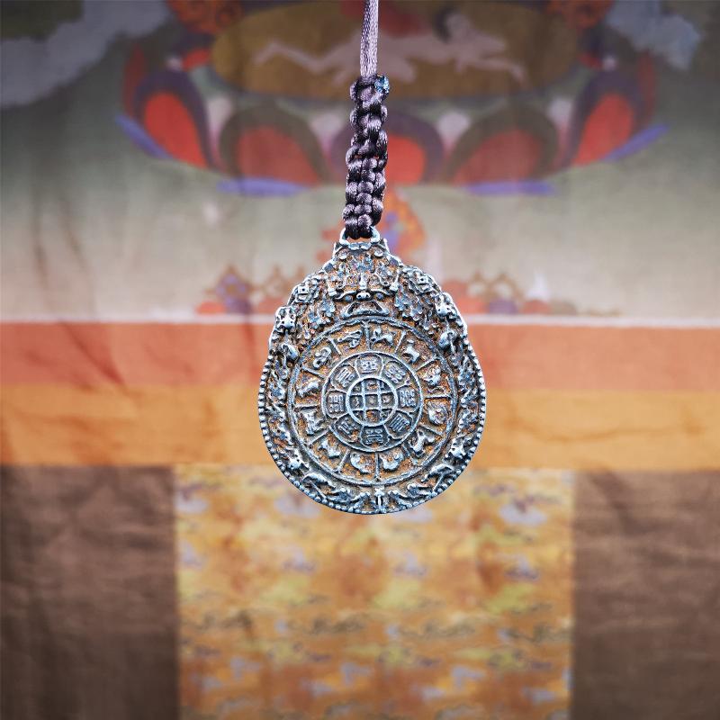 This unique melong badge was collected from Rejia Monastery,it was sacred amulets used present to believers,during a grand Dharma gathering,consecrated and blessed by lama. It is made of cold iron and 2 sided patterns.The front is Tibetan Budhist amulet symbol - SIPAHO,the back is cross vajra pattern and Ashtamangala