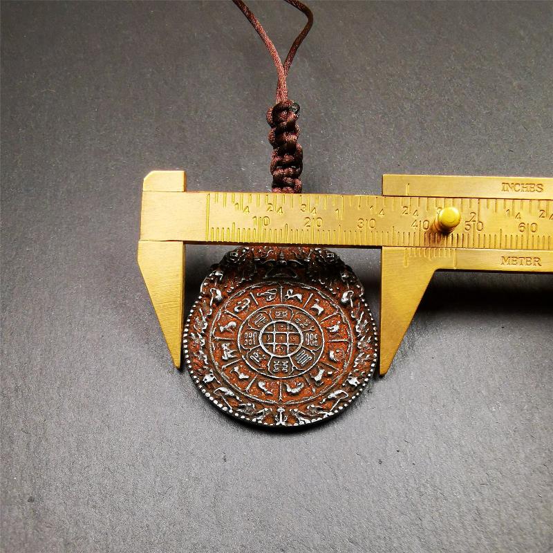 This unique melong badge was collected from Rejia Monastery,it was sacred amulets used present to believers,during a grand Dharma gathering,consecrated and blessed by lama. It is made of cold iron and 2 sided patterns.The front is Tibetan Budhist amulet symbol - SIPAHO,the back is cross vajra pattern and Ashtamangala