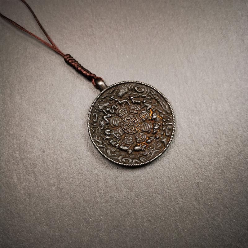 This unique melong badge was collected from Rejia Monastery. It's a Astrology Protective Amulet Pendant,made of thokcha and carved 2 sided pattern. The shape is Tibetan Budhist amulet badge - SIPAHO. The front is calendar pattern, and the back is elephant.