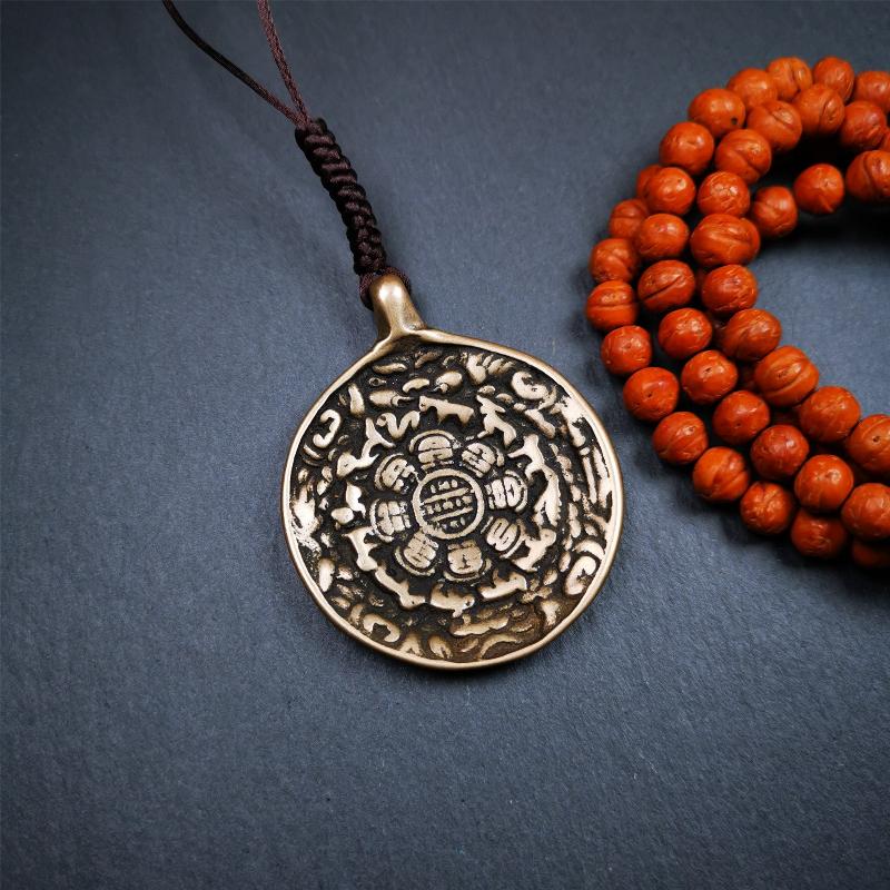 This type of sipaho badge was made by Tibetan craftsmen and come from Hepo Town, Baiyu County, the birthplace of the famous Tibetan handicrafts. It is made of lima brass,1.88 inch diameter,the front is Tibetan Budhist amulet symbol - Melong.