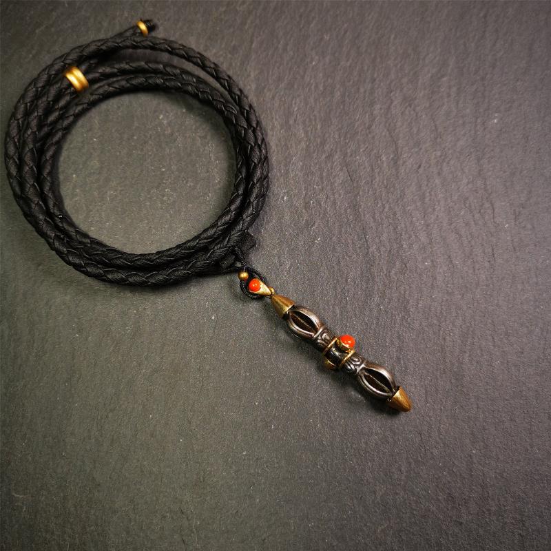 This unique vajra pendant was handmade by Tibetan craftsmen from Tibet in 1990s,from Hepo Town, Baiyu County, the birthplace of the famous Tibetan handicrafts. It is five-pronged Vajra,made of cold iron, 1.96 inch height.