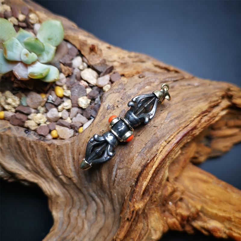 This unique vajra pendant was handmade by Tibetan craftsmen from Tibet in 1990's,from Hepo Town, Baiyu County, the birthplace of the famous Tibetan handicrafts. It is five-pronged Vajra,made of cold iron, 1.77 inch height.Comes with leather cord. You can make it a necklace, pendant, keychain, mala pendant, or just as an ornament on your desk.