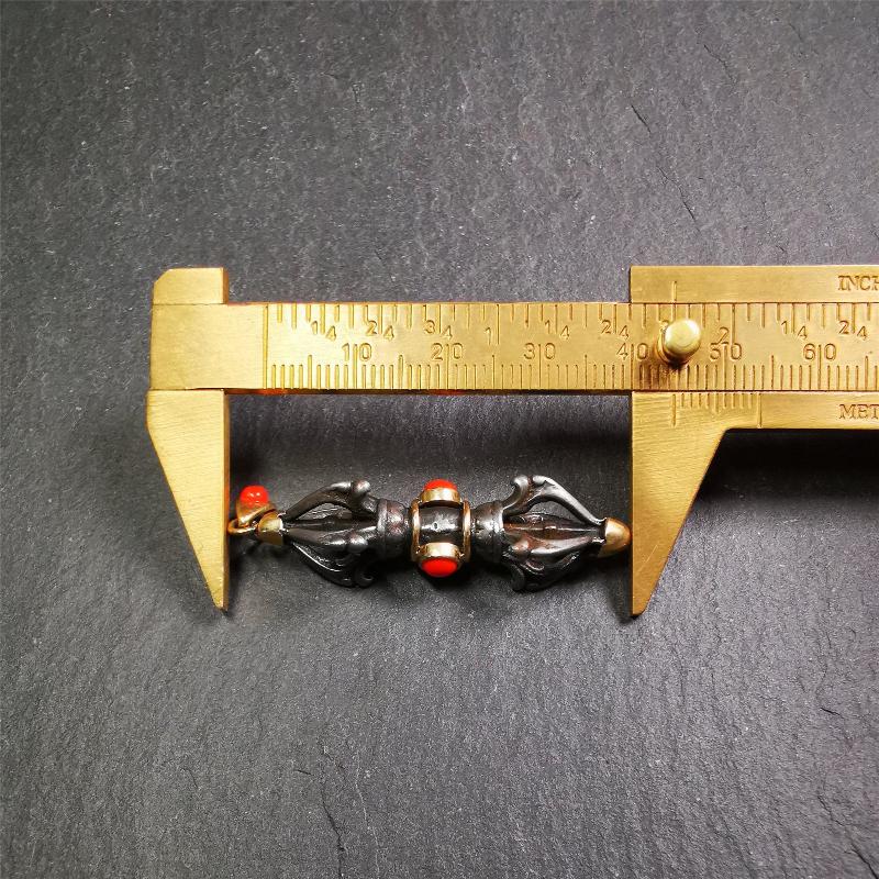 This unique vajra pendant was handmade by Tibetan craftsmen from Tibet in 1990's,from Hepo Town, Baiyu County, the birthplace of the famous Tibetan handicrafts. It is five-pronged Vajra,made of cold iron, 1.77 inch height.Comes with leather cord. You can make it a necklace, pendant, keychain, mala pendant, or just as an ornament on your desk.