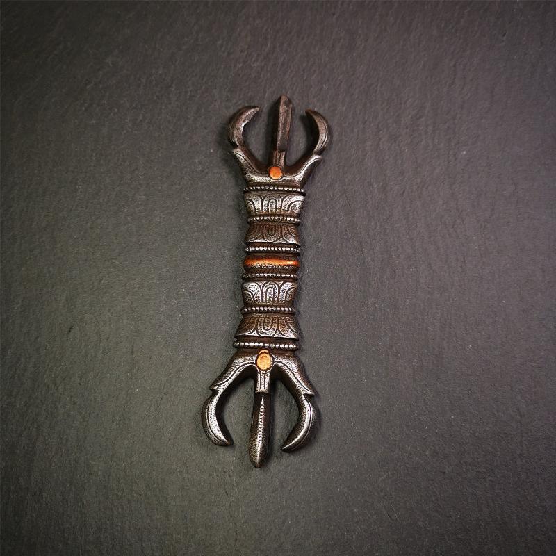 This unique vajra pendant was handmade by Tibetan craftsmen from Tibet in 1990s,from Hepo Town, Baiyu County, the birthplace of the famous Tibetan handicrafts. It is unique flat three - pronged Vajra,made of cold iron, black color,6.3 inches length.