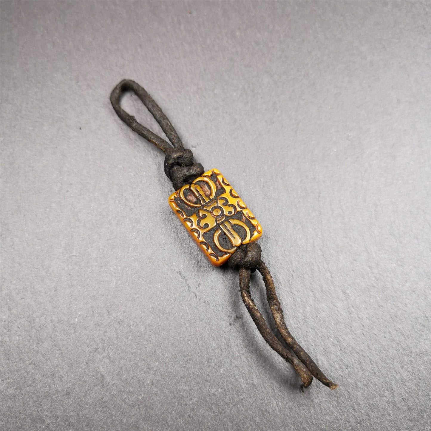 Bone Carved Vajra 0.83"