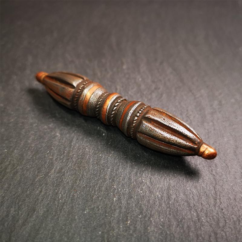These beautiful vajra dorje were handmade by Tibetan craftsmen from Tibet in 1990's,from Hepo Town, Baiyu County, the birthplace of the famous Tibetan handicrafts. It is seven-pronged vajra,made of cold iron,inlaid copper wire,black color.