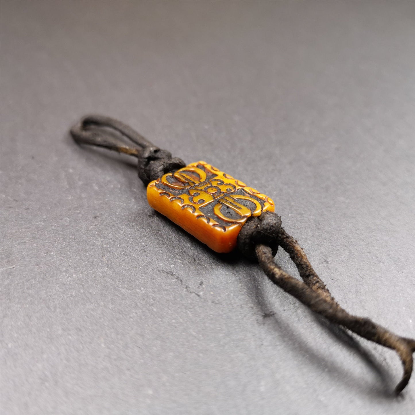 Bone Carved Vajra 0.83"