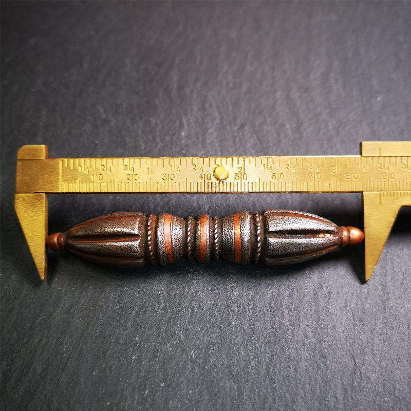 These beautiful vajra dorje were handmade by Tibetan craftsmen from Tibet in 1990's,from Hepo Town, Baiyu County, the birthplace of the famous Tibetan handicrafts. It is seven-pronged vajra,made of cold iron,inlaid copper wire,black color.