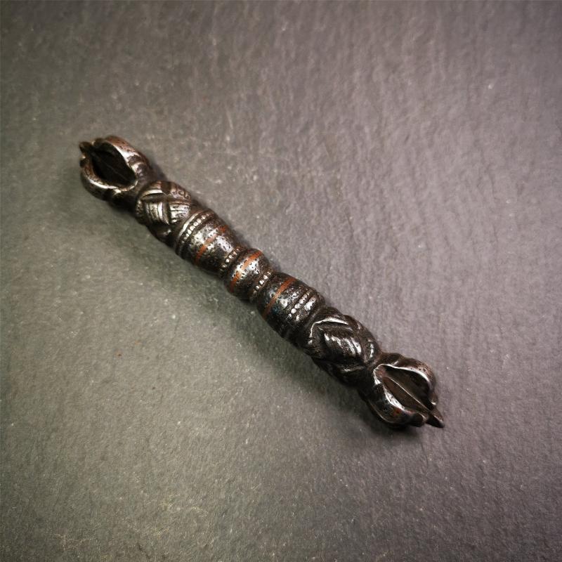 These beautiful vajra were handmade by Tibetan craftsmen from Tibet in 1990's,from Hepo Town, Baiyu County, the birthplace of the famous Tibetan handicrafts. It is five-pronged vajra,made of cold iron,inlaid copper wire,black color.