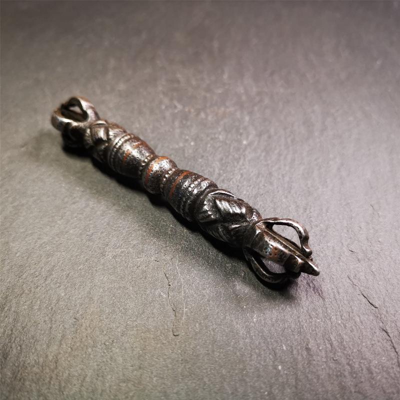 These beautiful vajra were handmade by Tibetan craftsmen from Tibet in 1990's,from Hepo Town, Baiyu County, the birthplace of the famous Tibetan handicrafts. It is five-pronged vajra,made of cold iron,inlaid copper wire,black color.