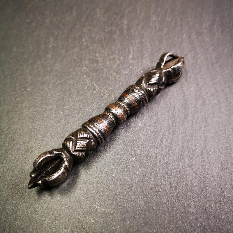 These beautiful vajra were handmade by Tibetan craftsmen from Tibet in 1990's,from Hepo Town, Baiyu County, the birthplace of the famous Tibetan handicrafts. It is five-pronged vajra,made of cold iron,inlaid copper wire,black color.