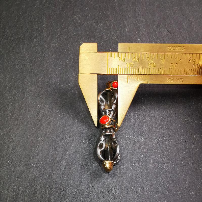 This unique vajra pendant was handmade by Tibetan craftsmen from Tibet in 1990's,from Hepo Town, Baiyu County, the birthplace of the famous Tibetan handicrafts. It is five-pronged Vajra,made of cold iron, 1.77 inch height.Comes with leather cord. You can make it a necklace, pendant, keychain, mala pendant, or just as an ornament on your desk.