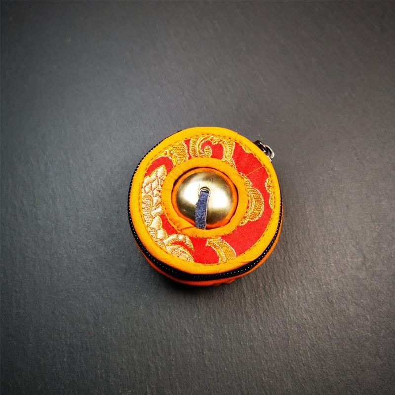 This tingsha bell set was handmade in Nepal,using traditional techniques and materials. It was made of bronze,shiny color,7cm diameter,with pure, clear and resonant,good for meditation. Come with tingsha case.