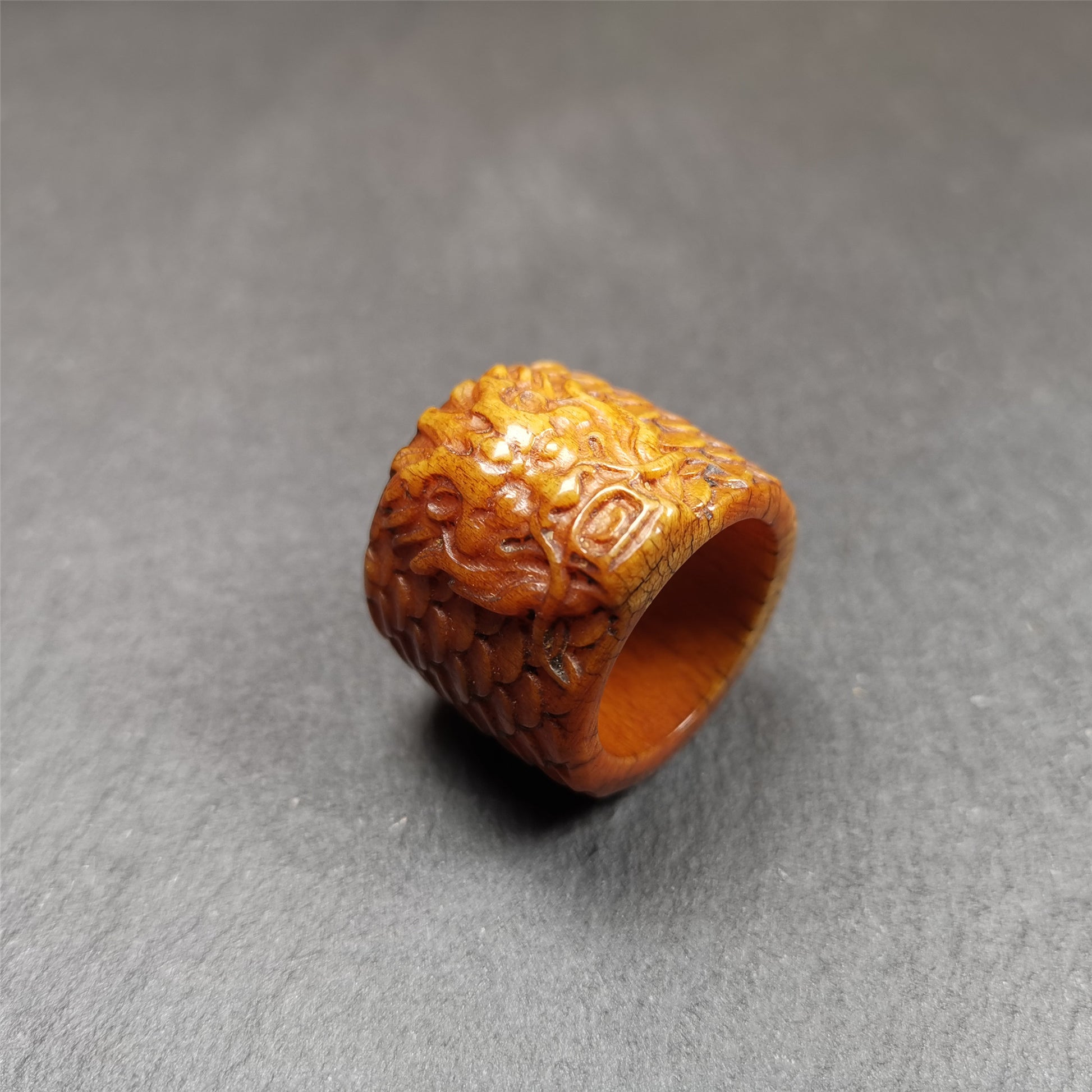 Gandhanra Handmade Big Thumb Ring for Men,Yak Bone Carved,Dragon Pattern,0.87"