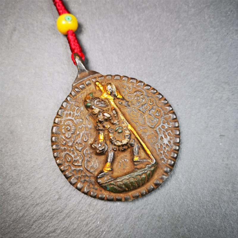 This unique Troma Nagmo Melong Amulet was collected from Goinqên Monastery,about 40 years old,consecrated and blessed by lama. It is round shape,made of thokcha,2.2 inch diameter,the front pattern is Tibetan Budhist calendar symbol - SIPAHO(srid pa ho),and the back is Troma Nagmo. You can make it into pendant or keychain, or just put it on your desk,as an ornament.
