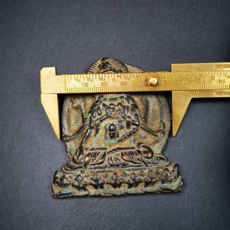 This Usnisa Vijaya statue was collected from gerze, Tibet. It is made of bronze,size is 3.0 × 2.56 inches,about 40 years old.