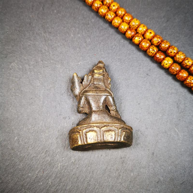 This green tara statue was collected from Samye Monastray, the first monastery in Tibet,and important Nyingma monsatery. It's an old-fashioned green tara statue,about 60 years old,made of copper and painted with mineral pigments. Green Tara is associated with enlightened activity and active compassion, and is the manifestation from which all her other forms emanate.