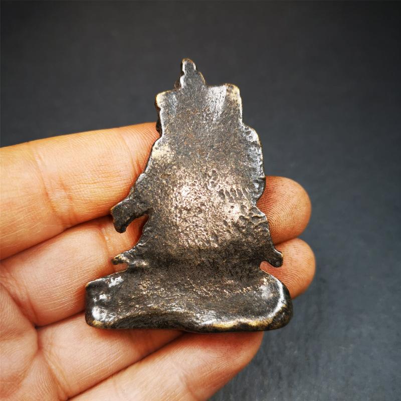 This vajrapani statue was collected from Samye Monastray, the first monastery in Tibet,and important Nyingma monsatery. It's an old-fashioned Vajrapani statue,about 40 years old, made of copper and painted with mineral pigments.