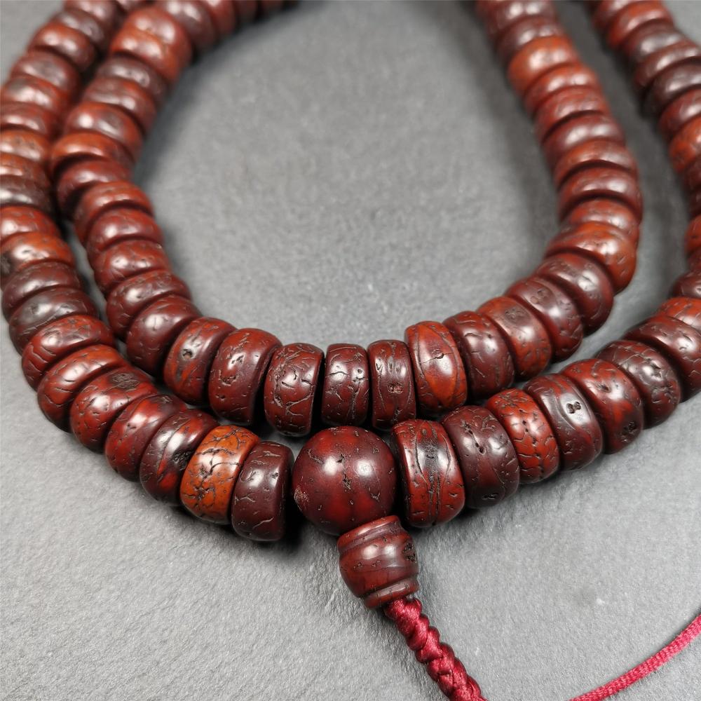 This bodhi seed mala was collected from Derge county,about 30 years old,hold and blessed by a lama. It is composed of 108 bodhi seed beads, bevel cut shape,brown color,approximately 13mm / 0.5 inch ,perimeter is about 70cm,27.5 inches.