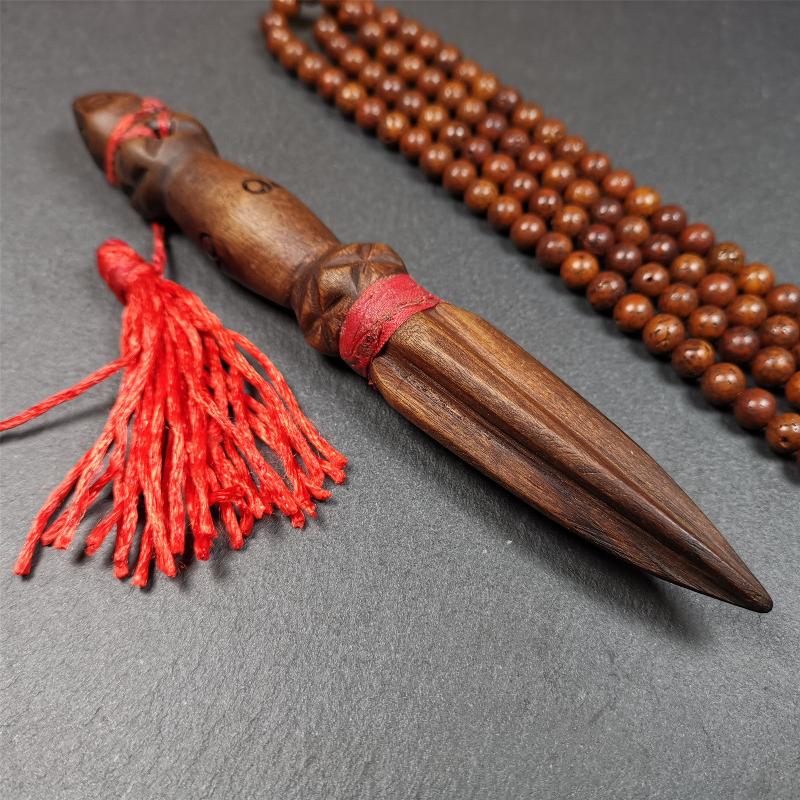 This handmade Dorje Phurba was collected from Derge, Tibet,used in Mahakala buddhist pujas in Gengqing monastery, made of sandalwood, very delicate. You can put it in your Buddhist hall or altar as a ritual decoration