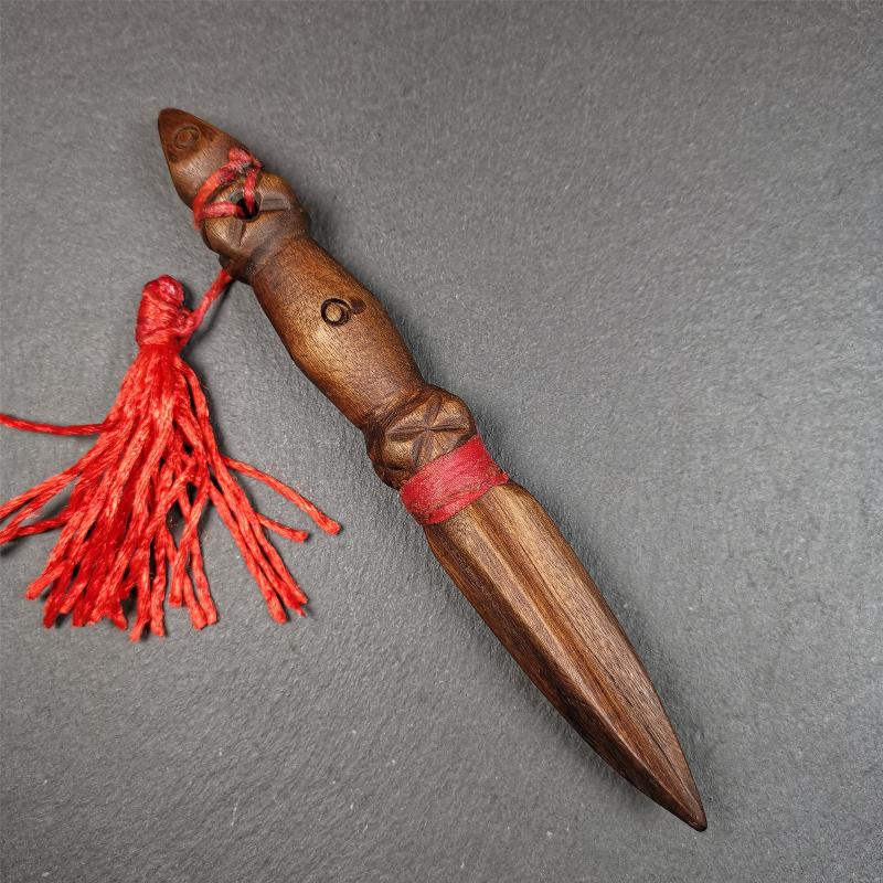 This handmade Dorje Phurba was collected from Derge, Tibet,used in Mahakala buddhist pujas in Gengqing monastery, made of sandalwood, very delicate. You can put it in your Buddhist hall or altar as a ritual decoration