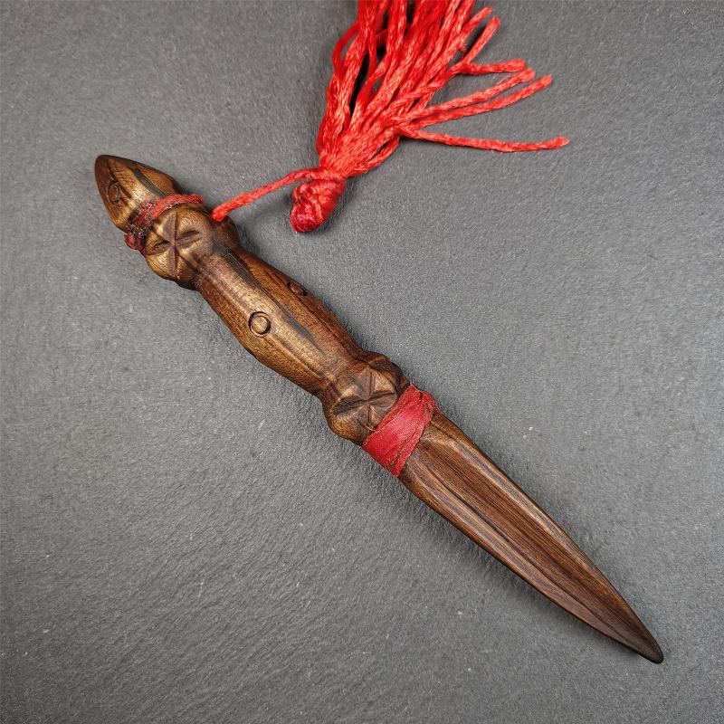 This handmade Dorje Phurba was collected from Derge, Tibet,used in Mahakala buddhist pujas in Gengqing monastery, made of sandalwood, very delicate. You can put it in your Buddhist hall or altar as a ritual decoration