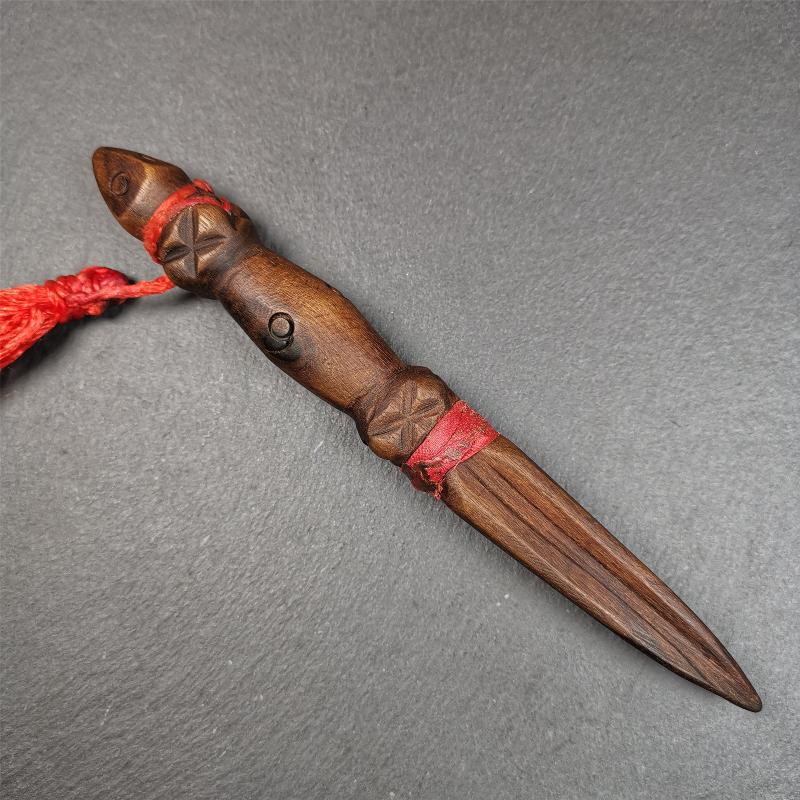 This handmade Dorje Phurba was collected from Derge, Tibet,used in Mahakala buddhist pujas in Gengqing monastery, made of sandalwood, very delicate. You can put it in your Buddhist hall or altar as a ritual decoration