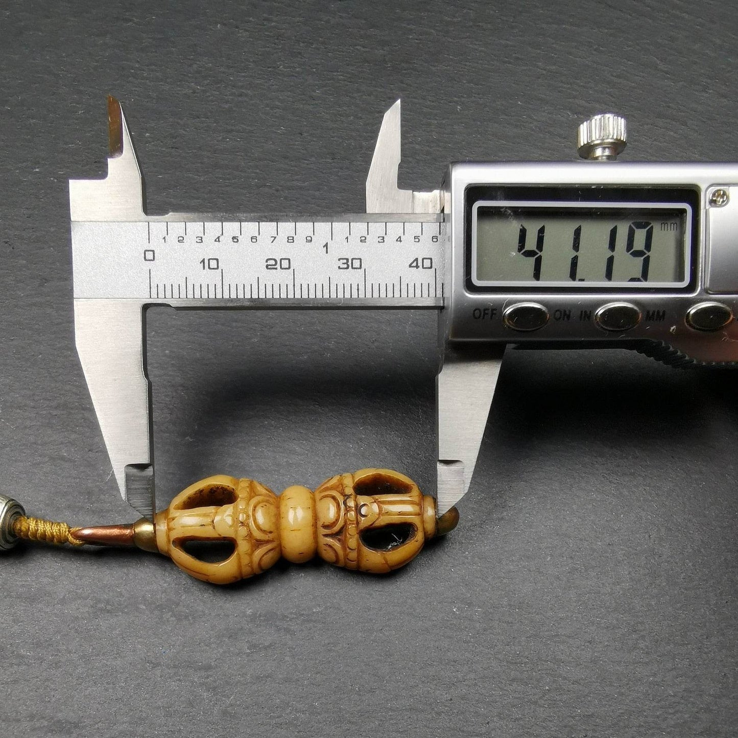 Kapala Leg Bone Vajra - Gandhanra-ART