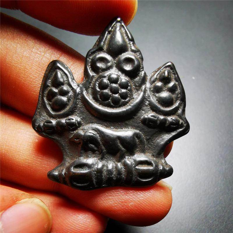 Mani Jewel Wish-Fulfilling Cintamani Badge - Gandhanra-ART