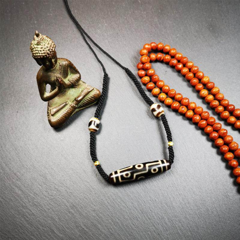 9 Eyed Dzi Bead Necklace - Gandhanra-ART