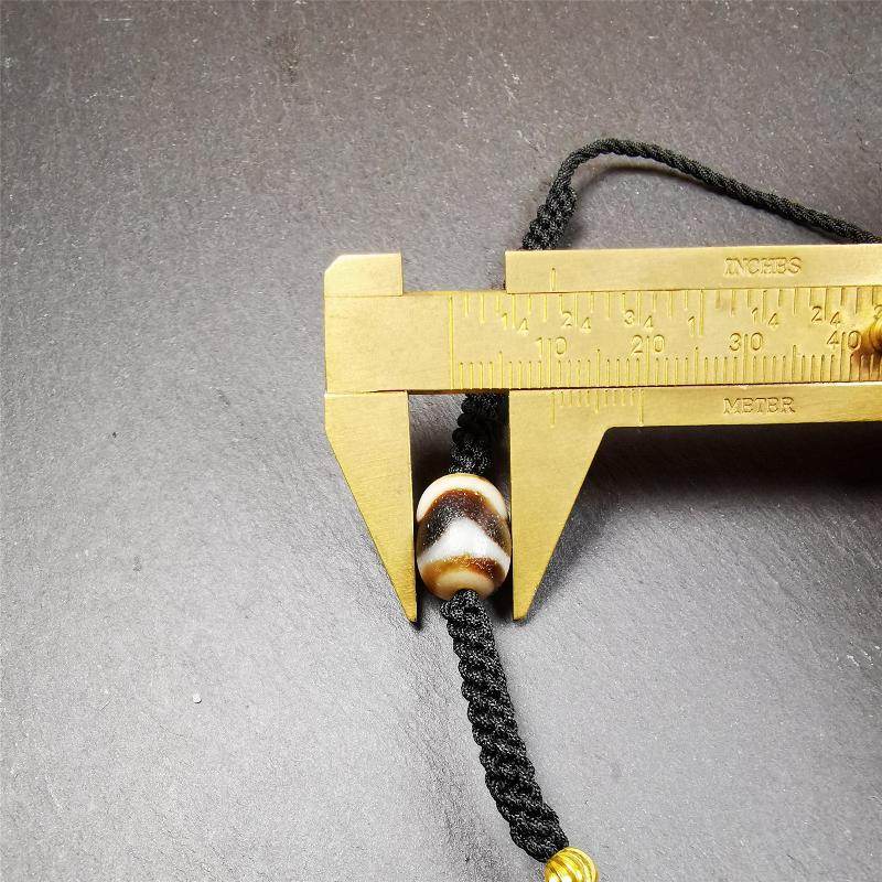 9 Eyed Dzi Bead Necklace - Gandhanra-ART