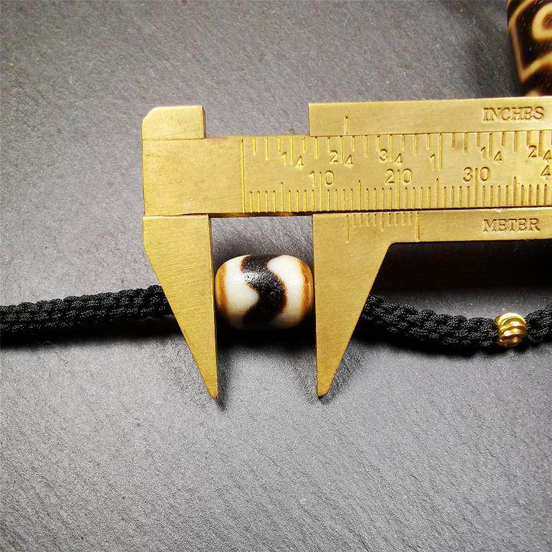 9 Eyed Dzi Bead Necklace - Gandhanra-ART