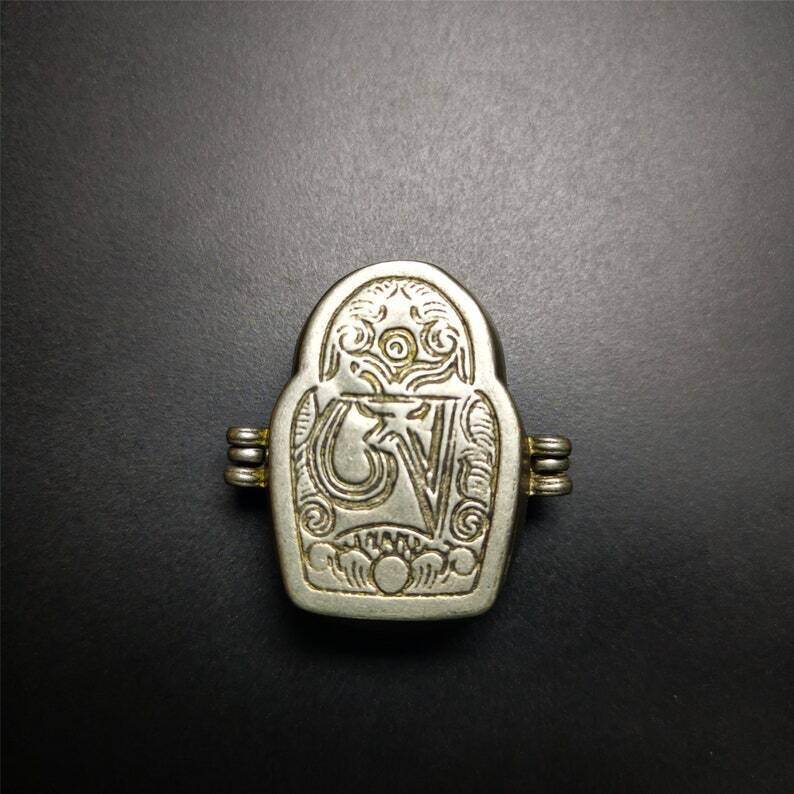 Gau Ghau Shrine,Shri Devi,Drashi Lhamo,Zashi Lhamo,Buddhist Altar Amulet Pendant - Gandhanra-ART