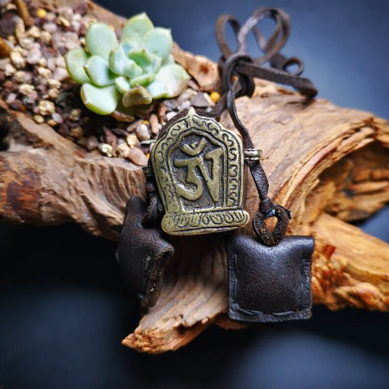 Gau Ghau Shrine, Mini Tibetan Buddhist Altar Amulet Pendant, 3.5cm