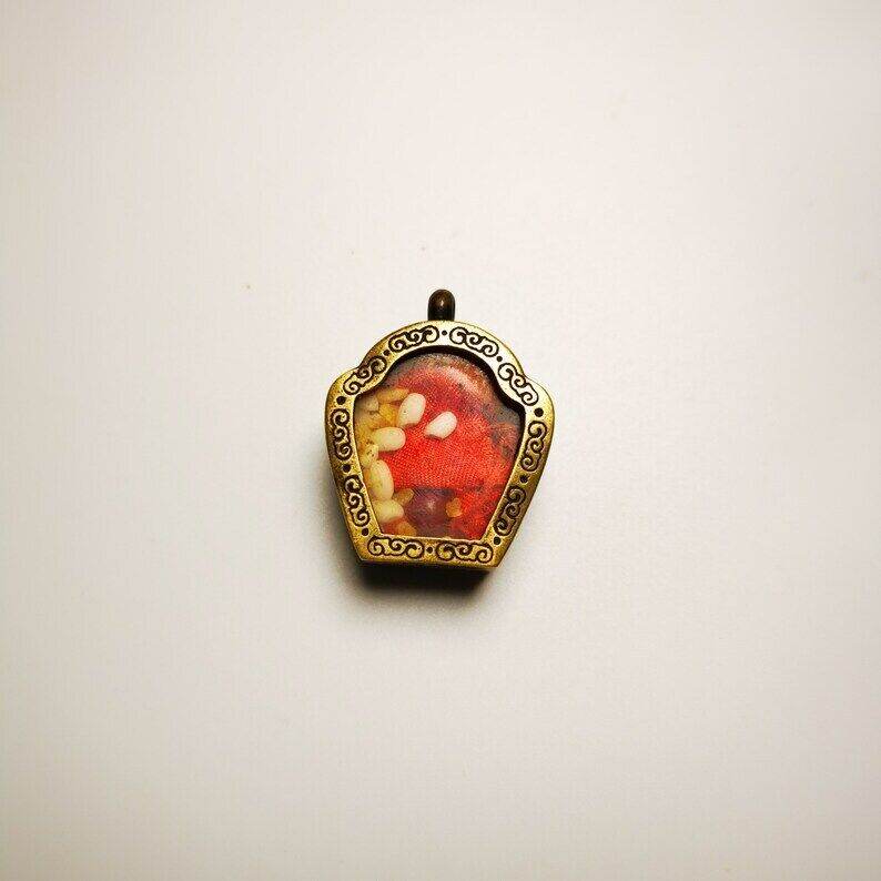 Gau Ghau Shrine, Altar Amulet Pendant - Tibetan Buddhist amulet, size reference