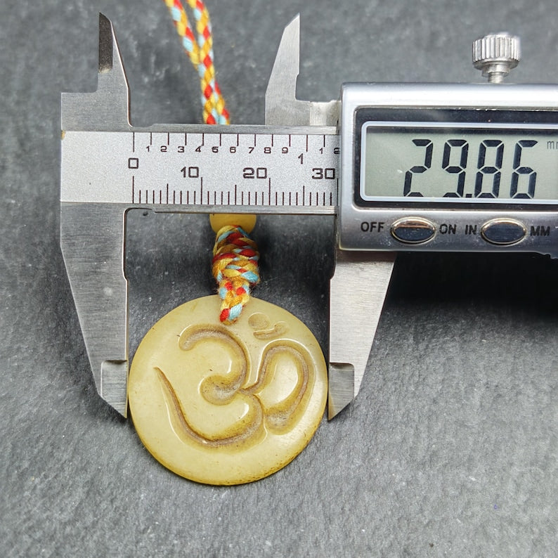 OM Pendant - Hand-carved Tibetan Amulet - Protective Charm for Keychain / Bag Hanging - 30mm