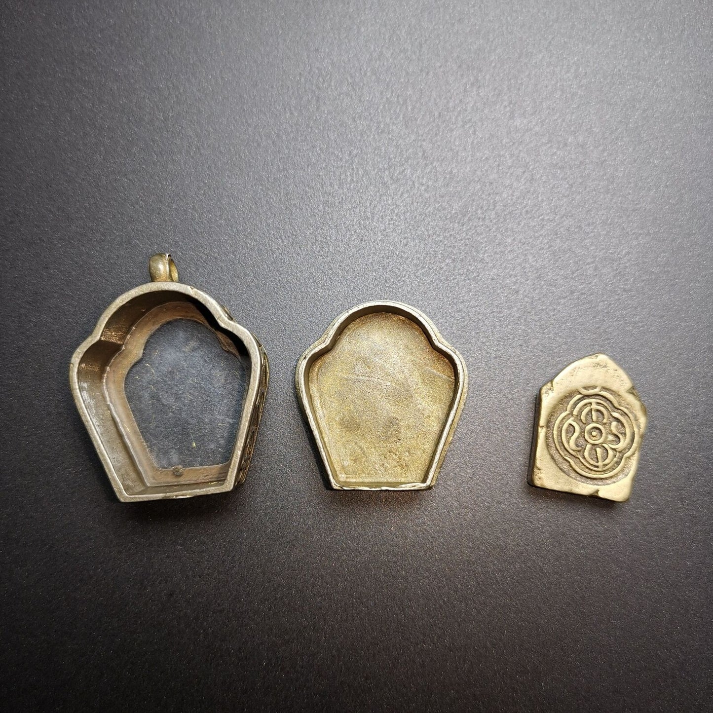 Tibetan Buddhist Altar Amulet Pendant,Gau Ghau Shrine, Je Tsongkhapa